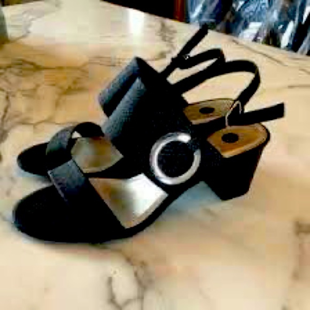 Summer canvas dress sandals- CB by Laundry brand